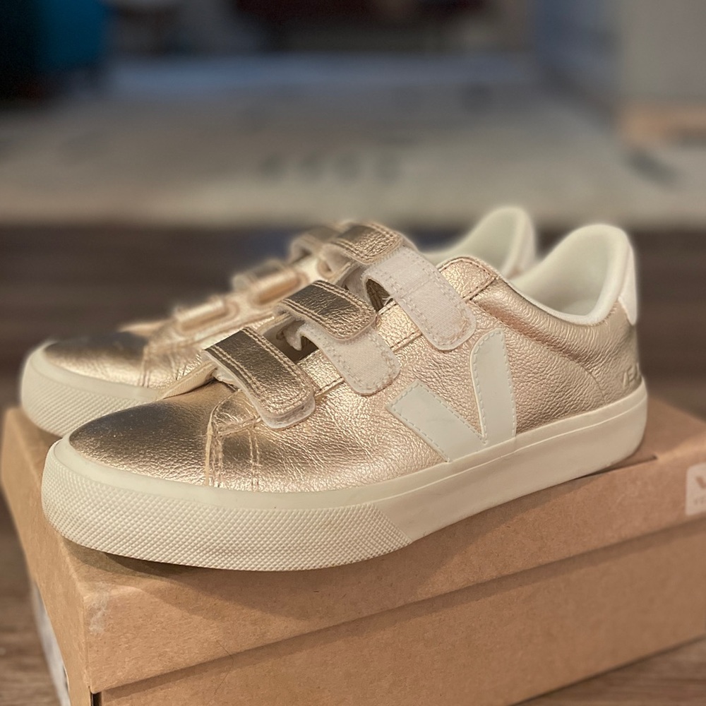 Worn maybe 2x Veja Recife Velcro Gold Sneakers size 39 / 8